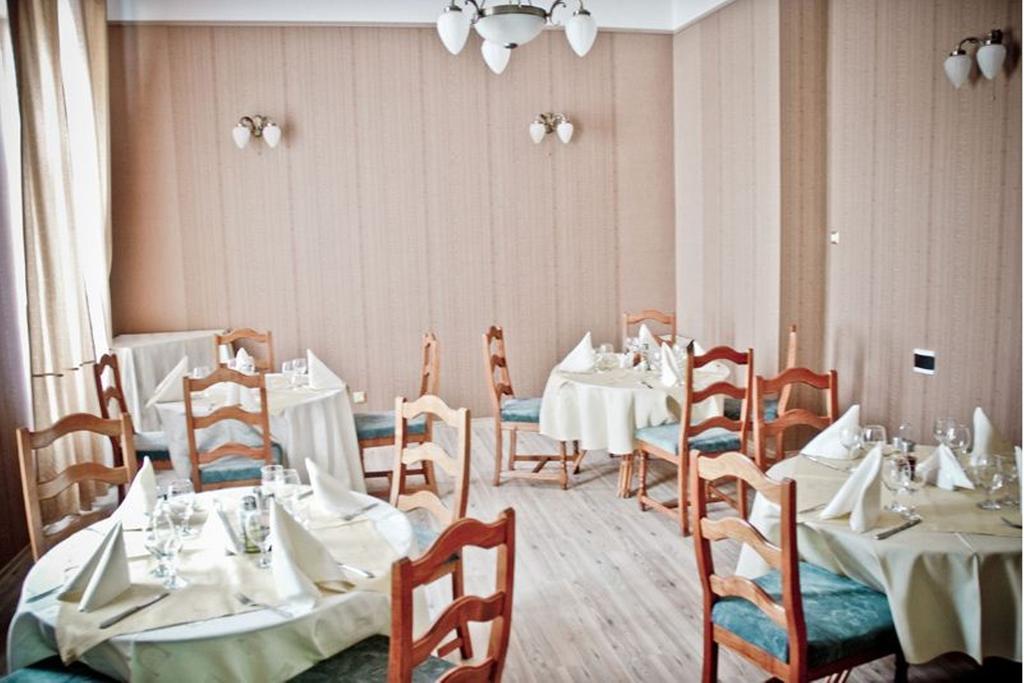Hotel Arad Bagian luar foto