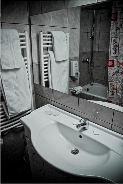 Hotel Arad Ruang foto