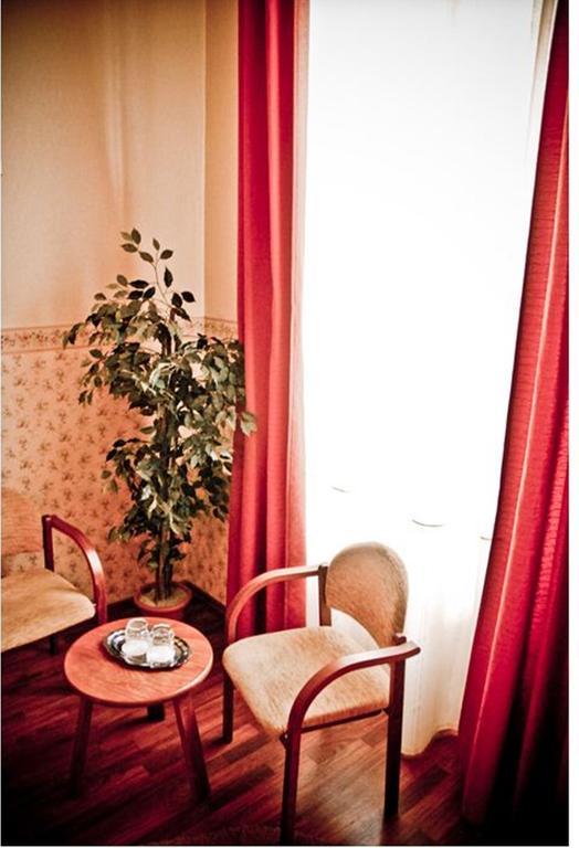 Hotel Arad Bagian luar foto